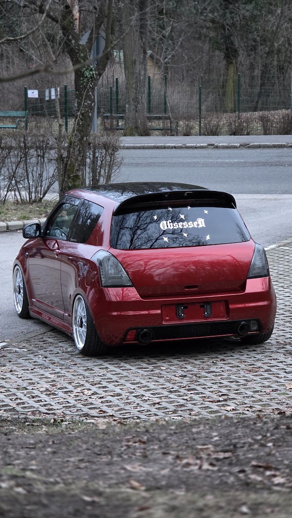 Vörös Suzuki Swift Sport fóliázás