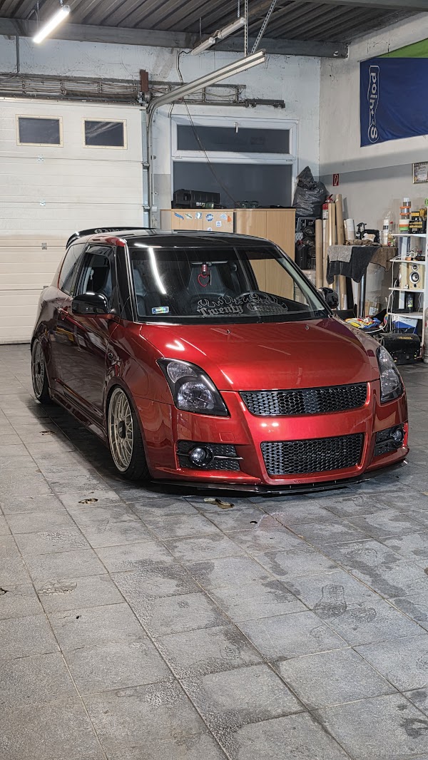 Vörös Suzuki Swift Sport fóliázás